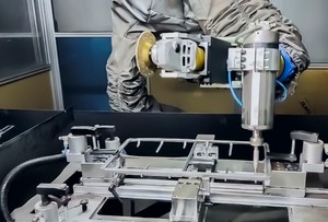 自動研磨ロボット